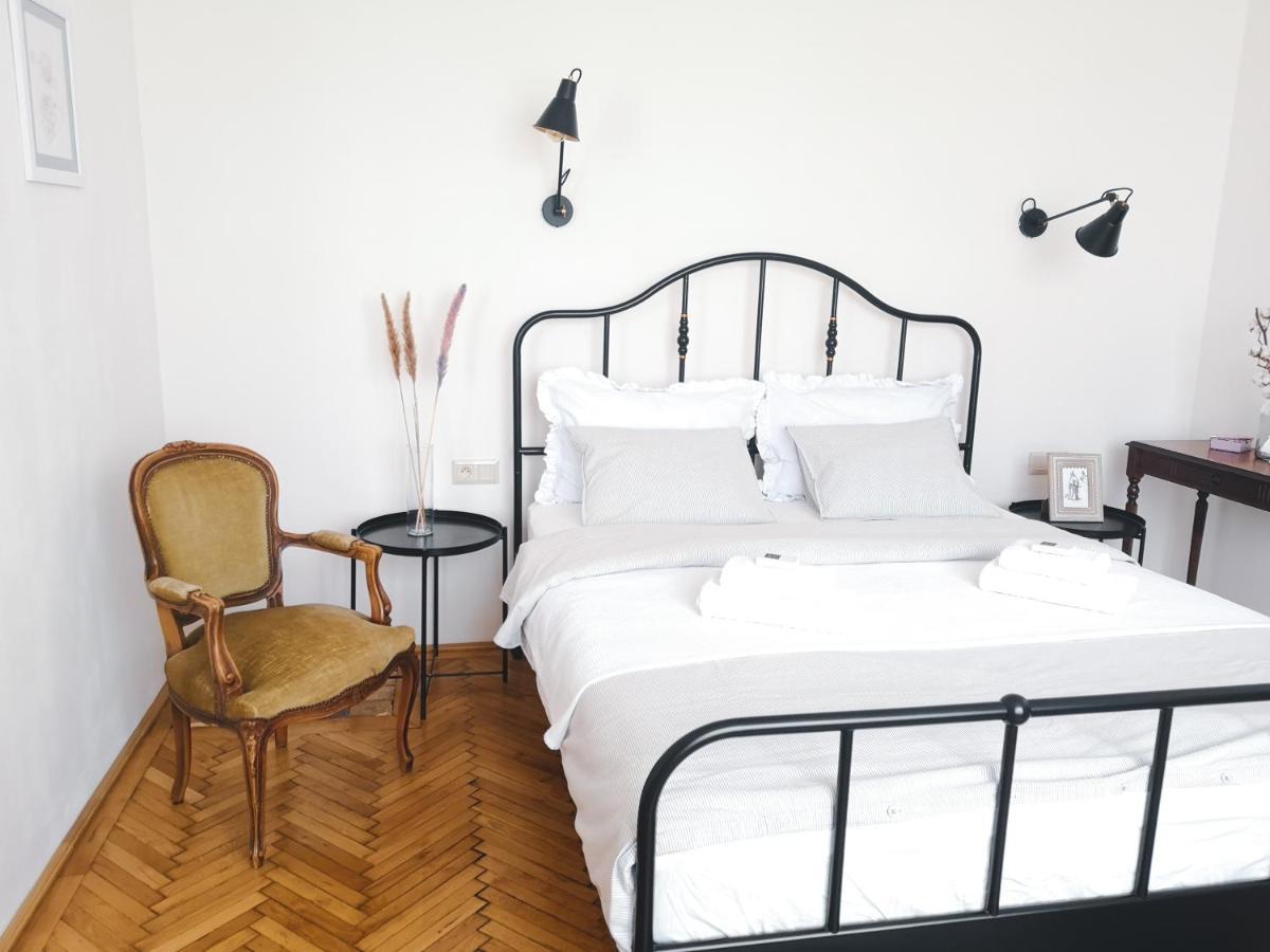 Romantic Apartment In The City Centre Banska Stiavnica Bagian luar foto