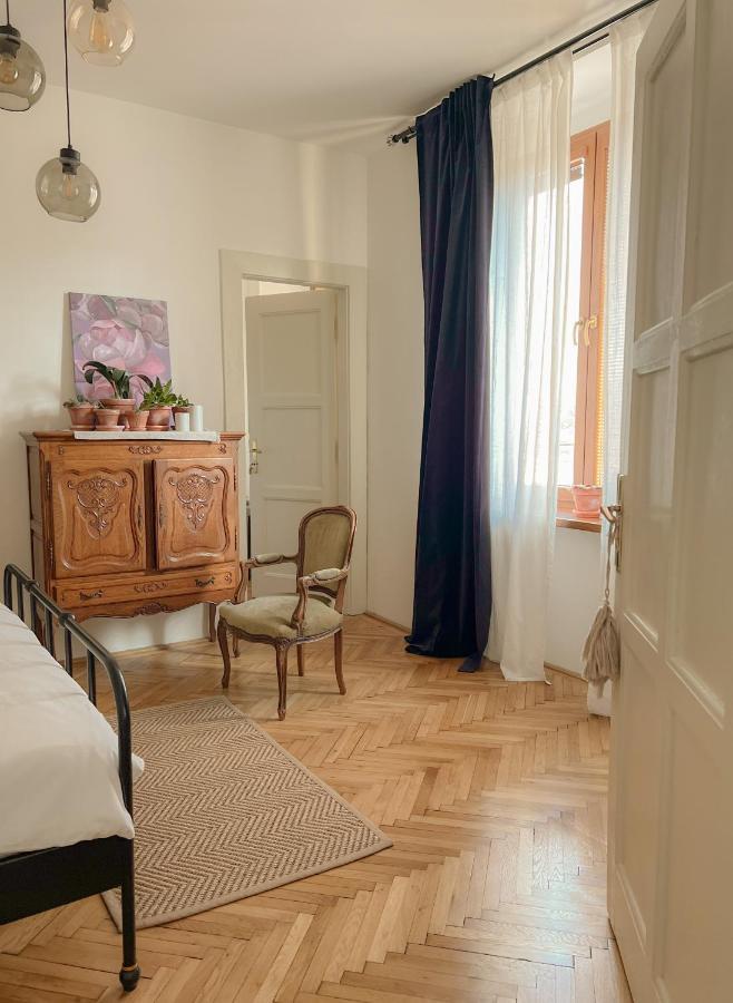 Romantic Apartment In The City Centre Banska Stiavnica Bagian luar foto
