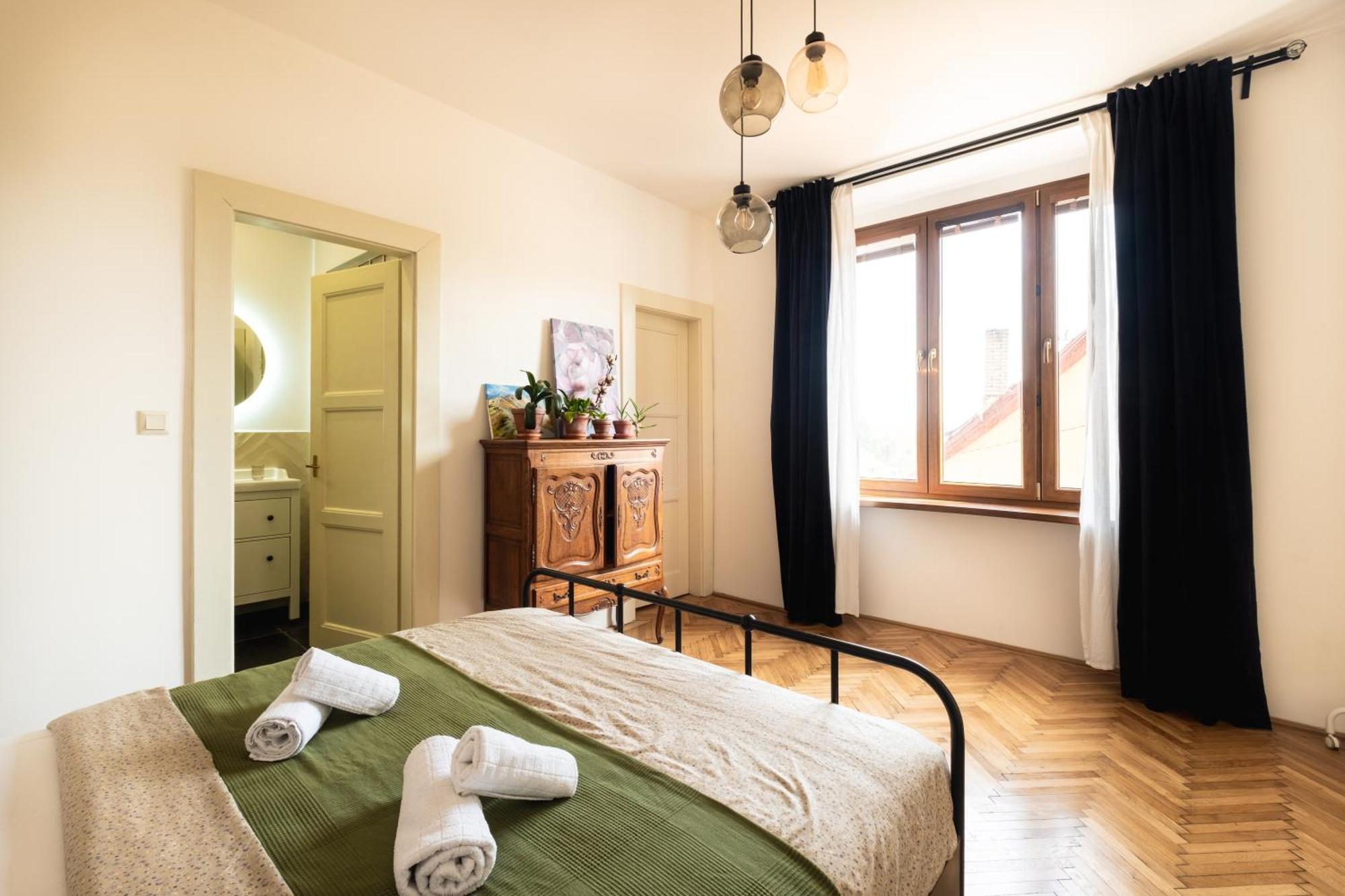 Romantic Apartment In The City Centre Banska Stiavnica Bagian luar foto