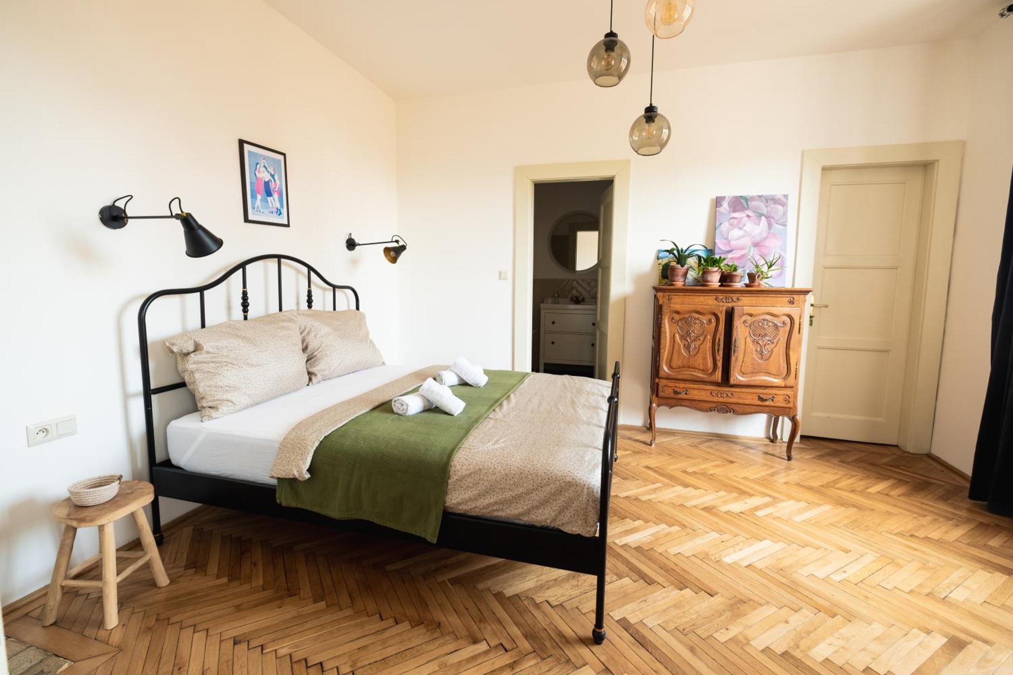 Romantic Apartment In The City Centre Banska Stiavnica Bagian luar foto